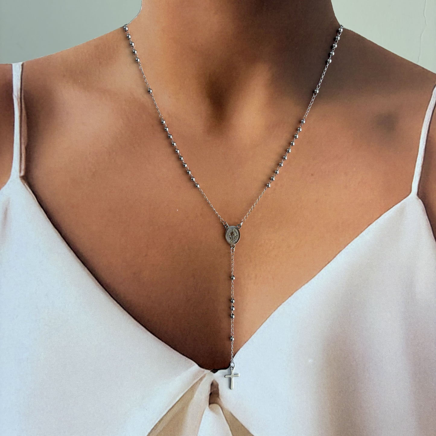 Collar rosario acero inoxidable delgado san benito