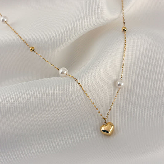 Collar acero inoxidable corazón perlas dorado