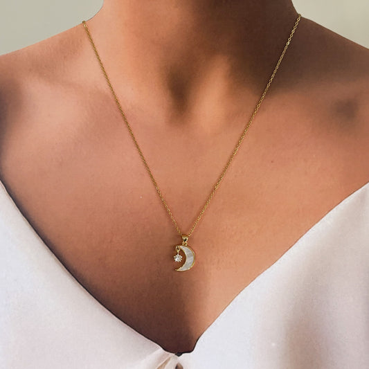 Collar dije de luna madre perla chapa de oro cadena de acero