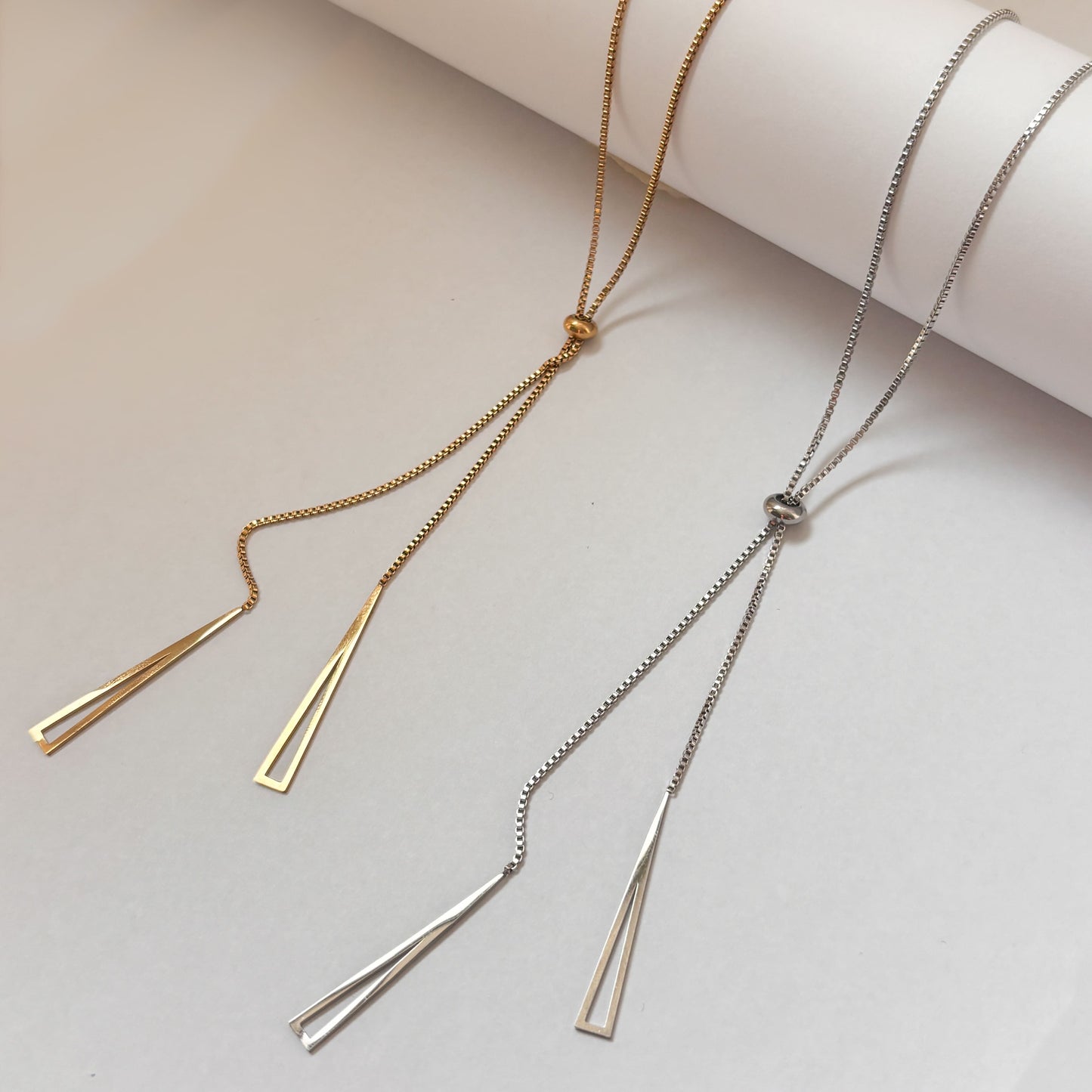 Collar acero inoxidable corbatín triángulos