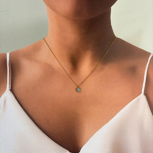 Collar cuadro madre perla acero inoxidable dorado