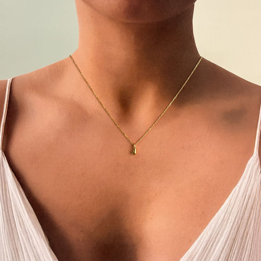 Collar gota acero inoxidable dorado