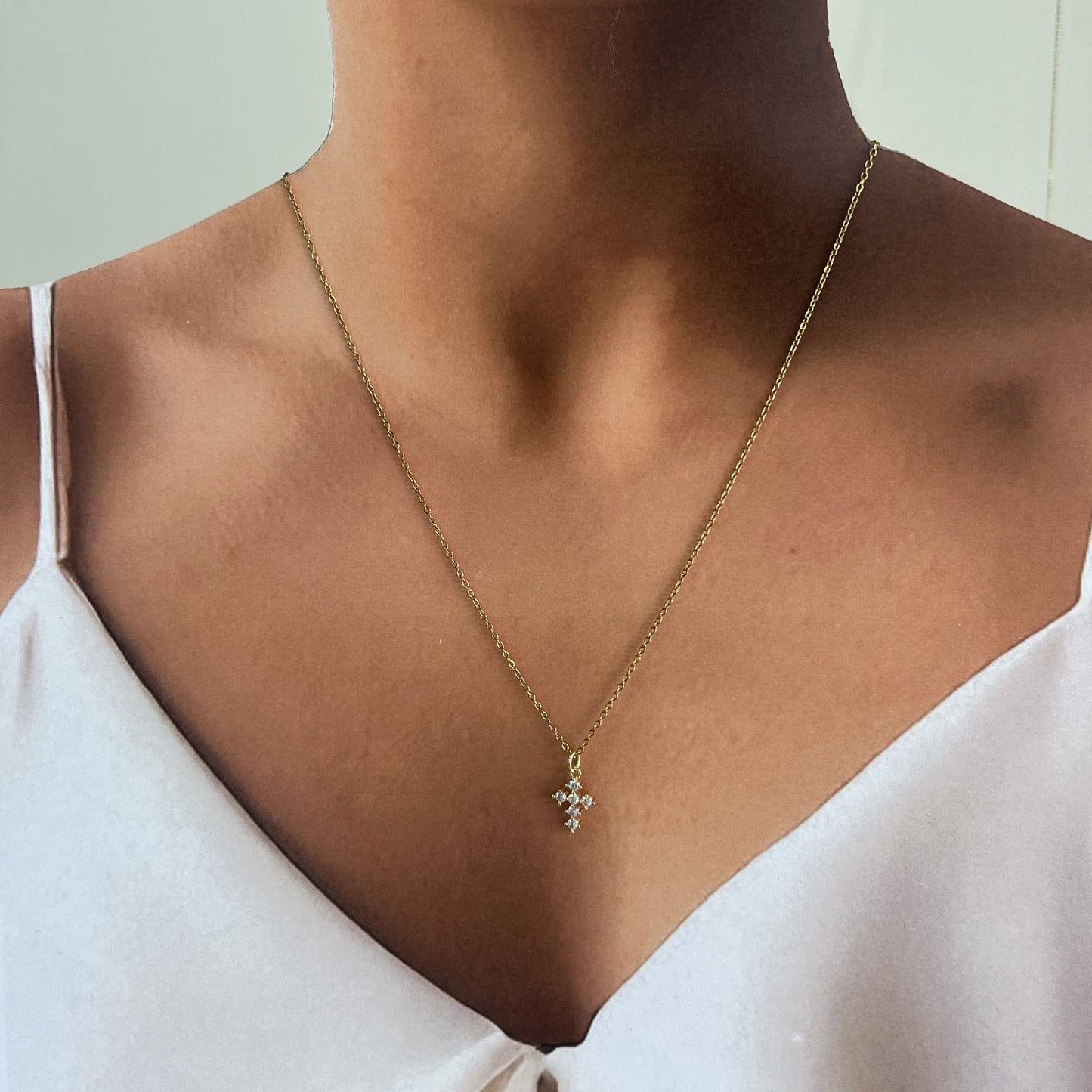 Collar dije cruz zirconias uñas chapa de oro cadena de acero