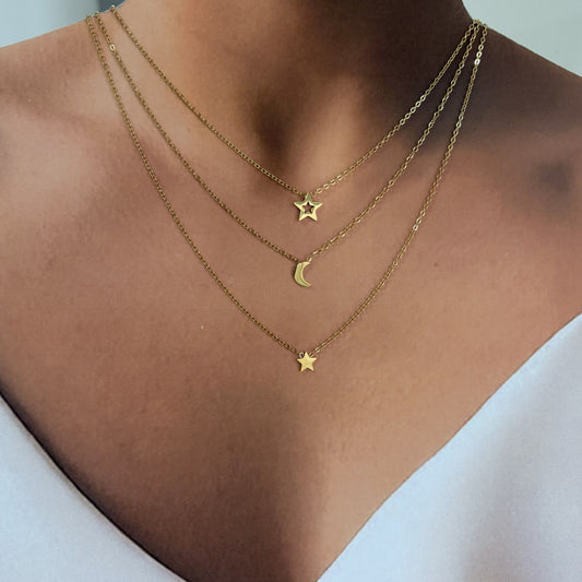 Collar triple acero inoxidable luna estrellas dorado