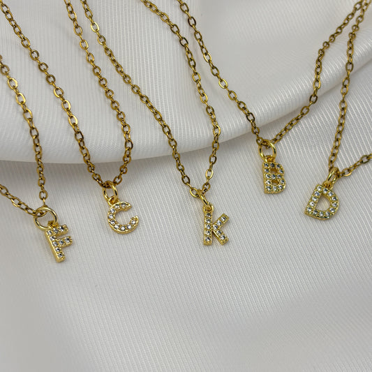 Collar inicial mini zirconias chapa de oro acero inoxidable