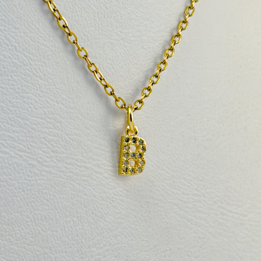 Collar inicial mini zirconias chapa de oro acero inoxidable