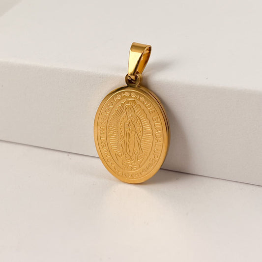 Dije de acero inoxidable medalla virgen de Guadalupe con madre perla 2 cm