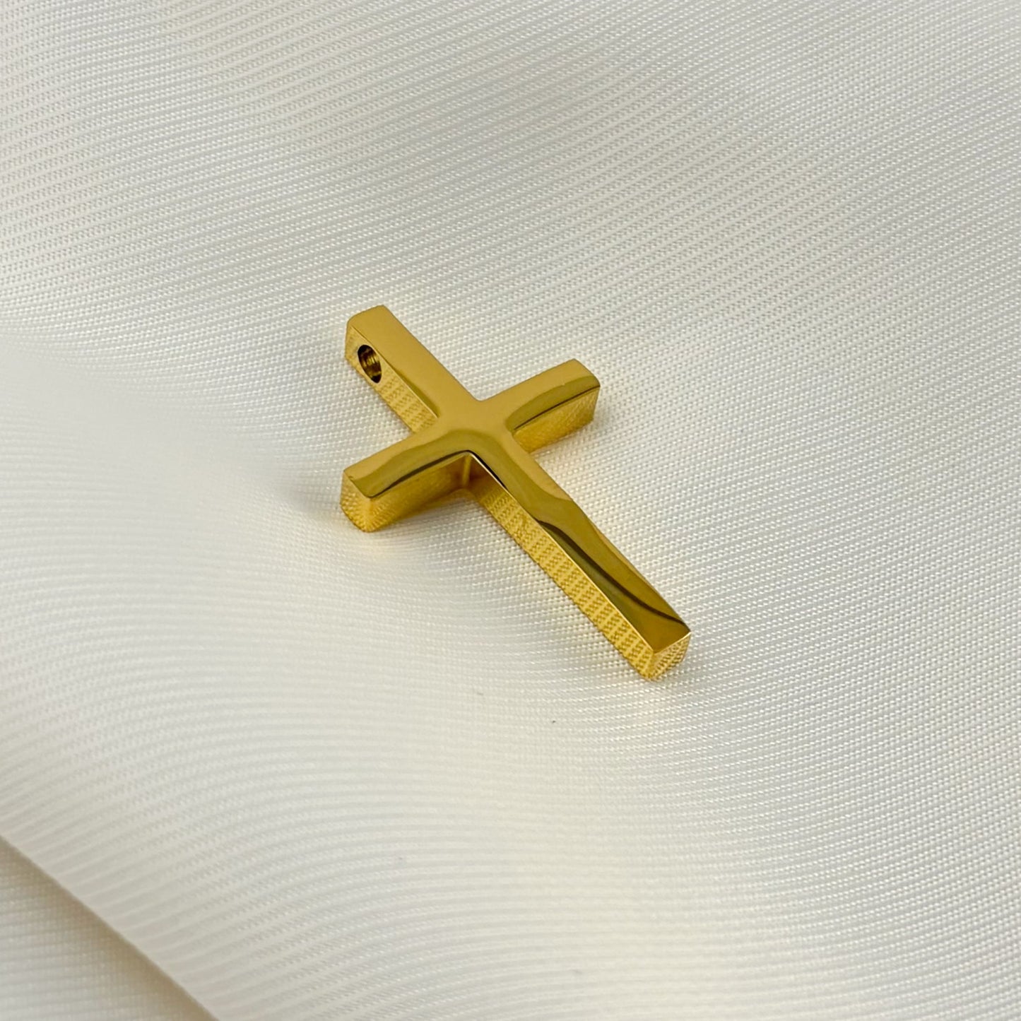 Dije cruz acero inoxidable  lisa dorada 3 cm