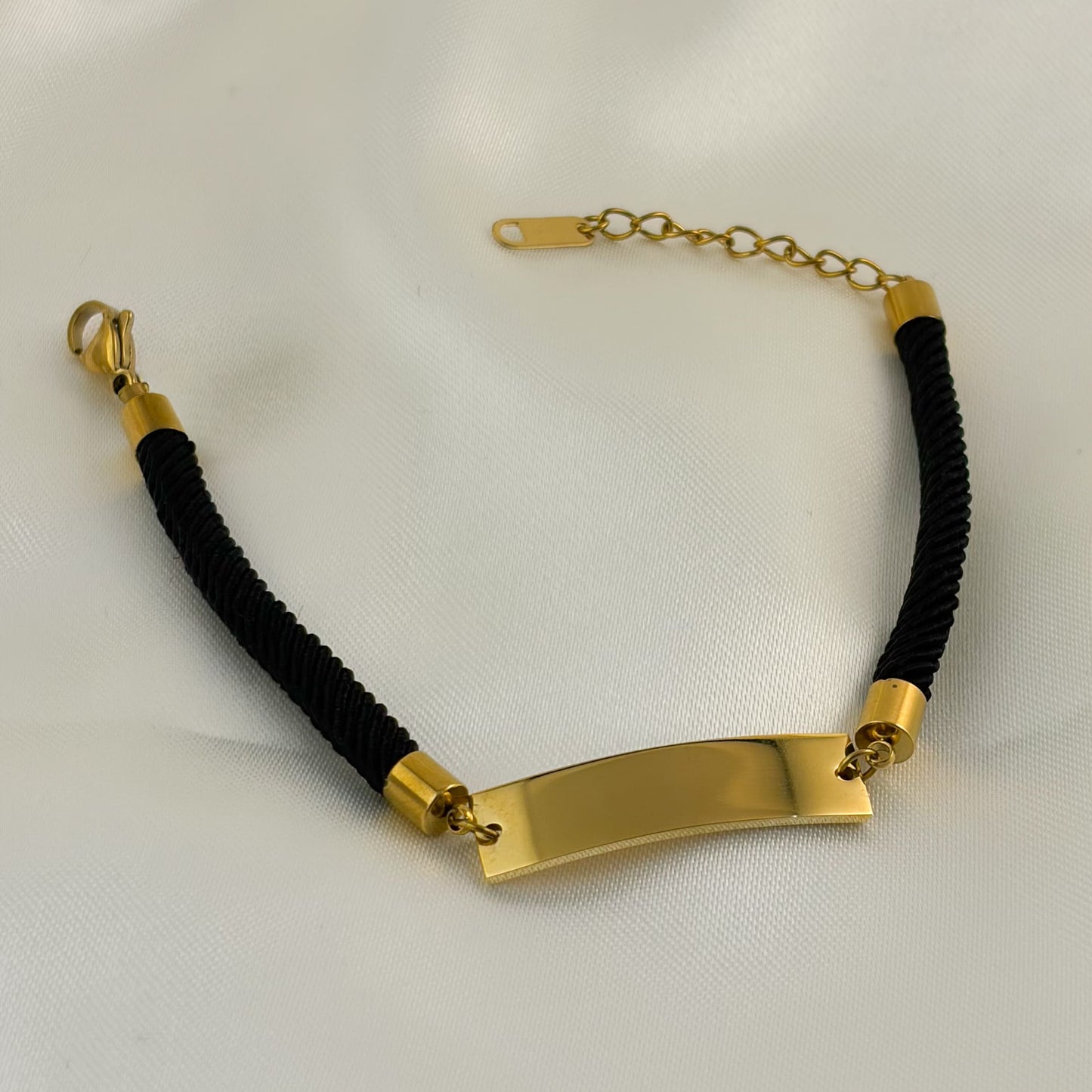 Pulsera esclava hilo negro acero inoxidable dorado