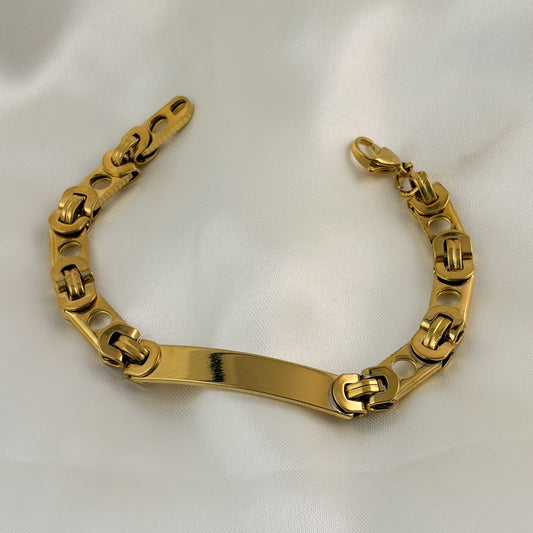 Pulsera con placa dorada eslabón minimalista