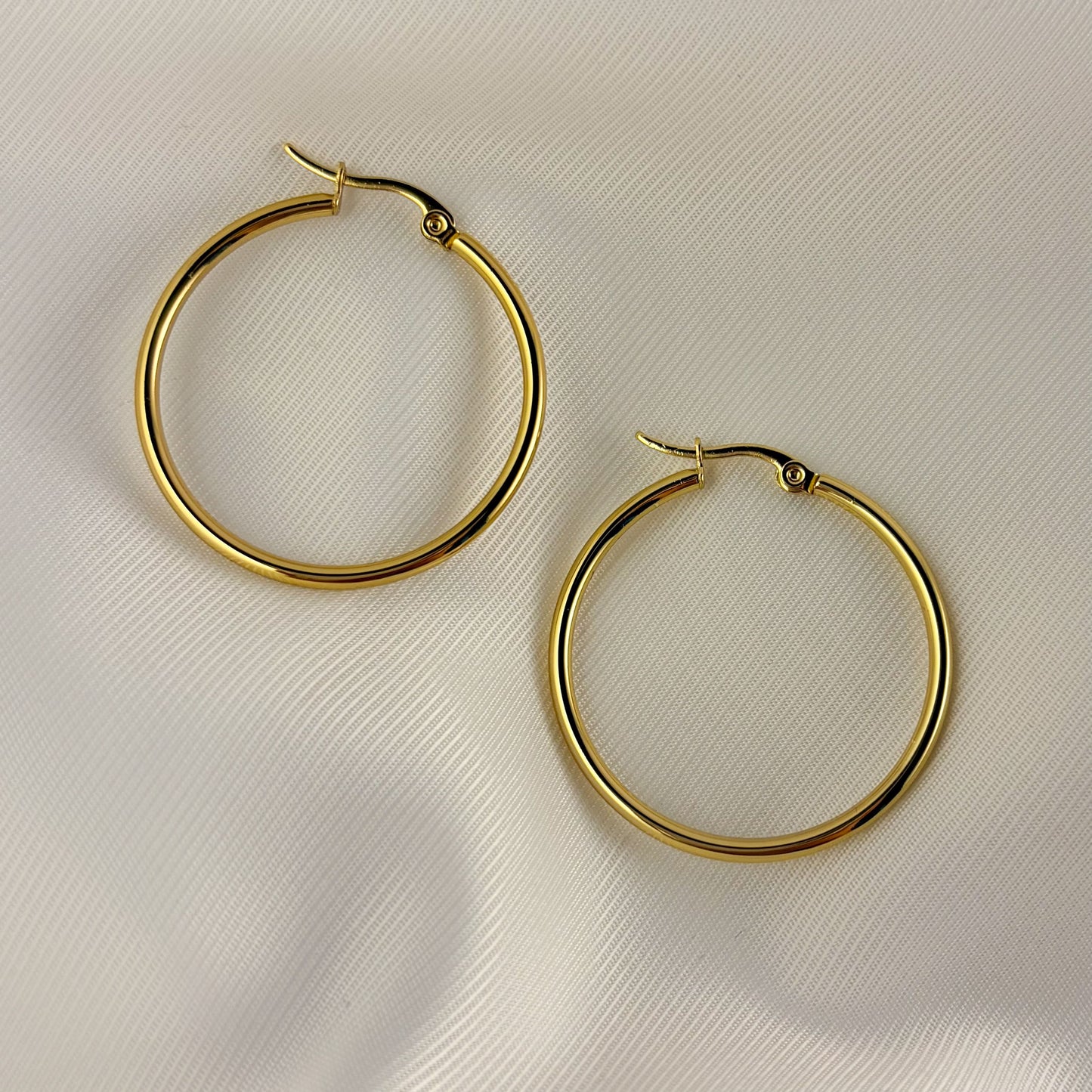 Arracadas acero inoxidable tubulares 3,5 cm doradas