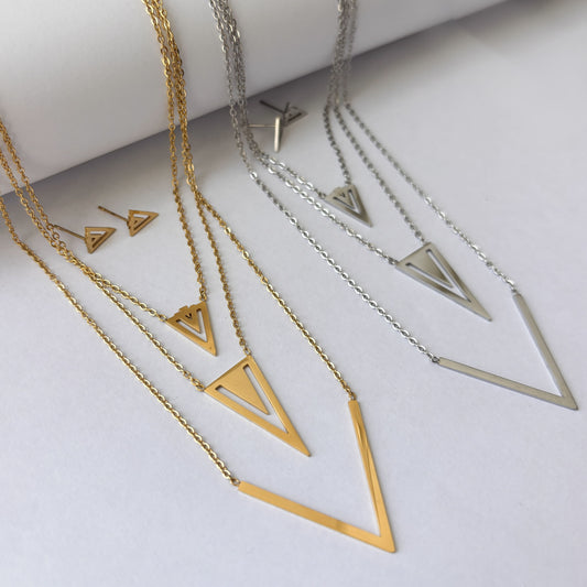 Set acero inoxidable aretes y collar triple triángulos V ¡Elige el color!