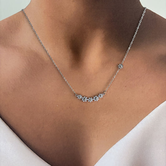 Set collar con aretes flores acero inoxidable