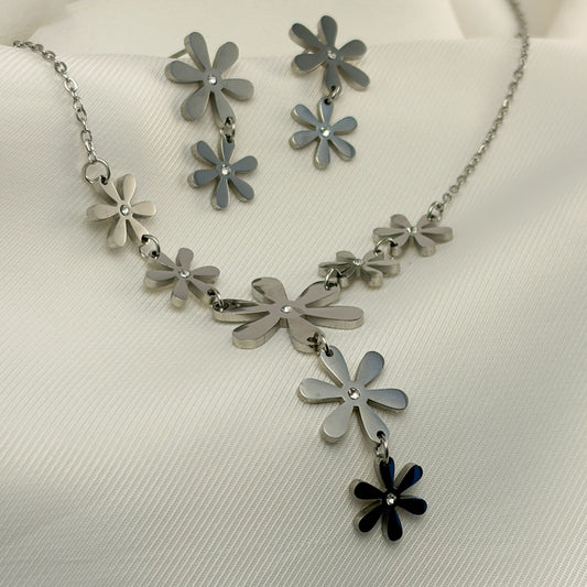 Set aretes y collar floreado acero inoxidable