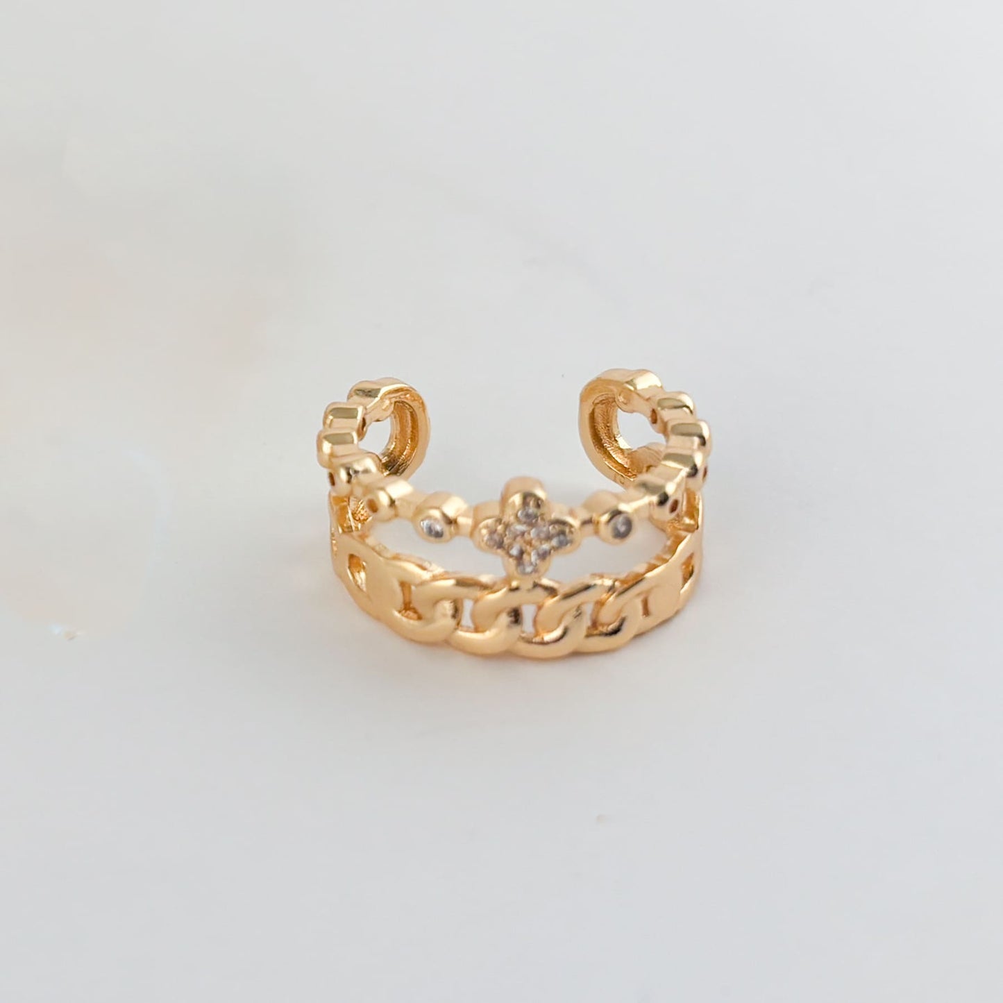 Anillo doble cadena zirconias trébol baño de oro