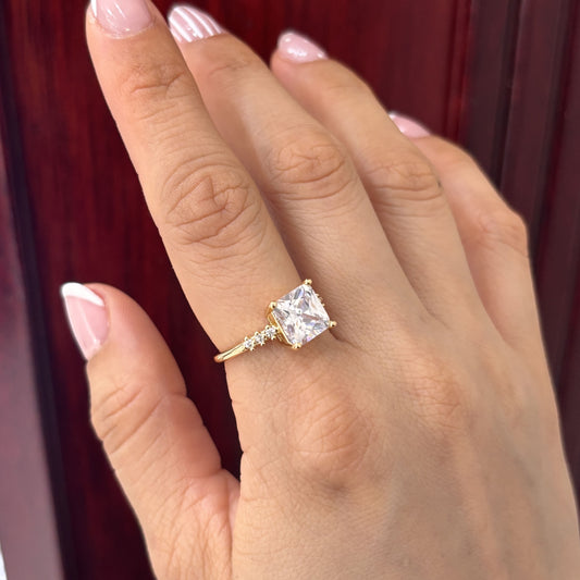 Anillo de compromiso chapa de oro piedra cuadrada zirconias