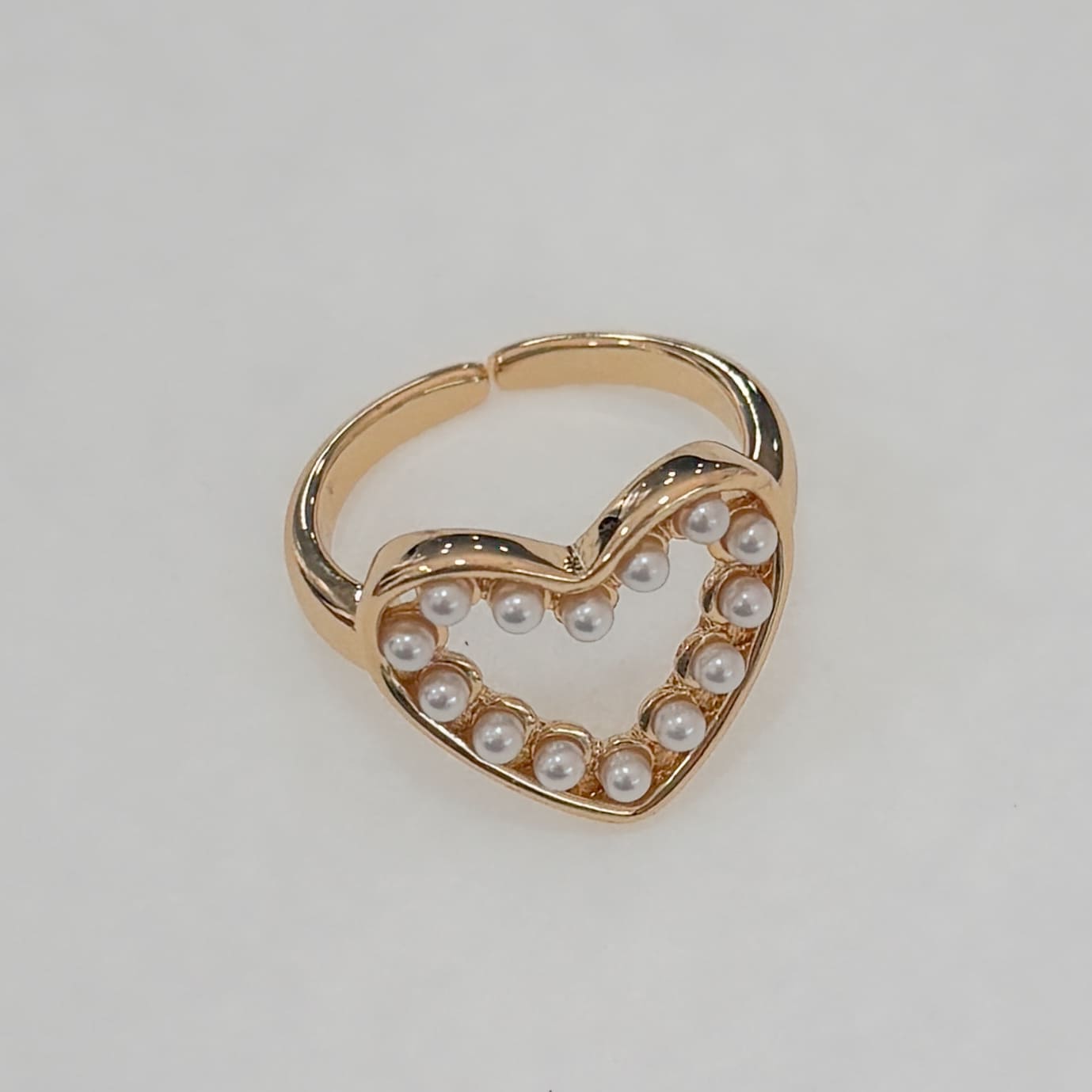 Anillo corazón perlas chapa de oro ajustable