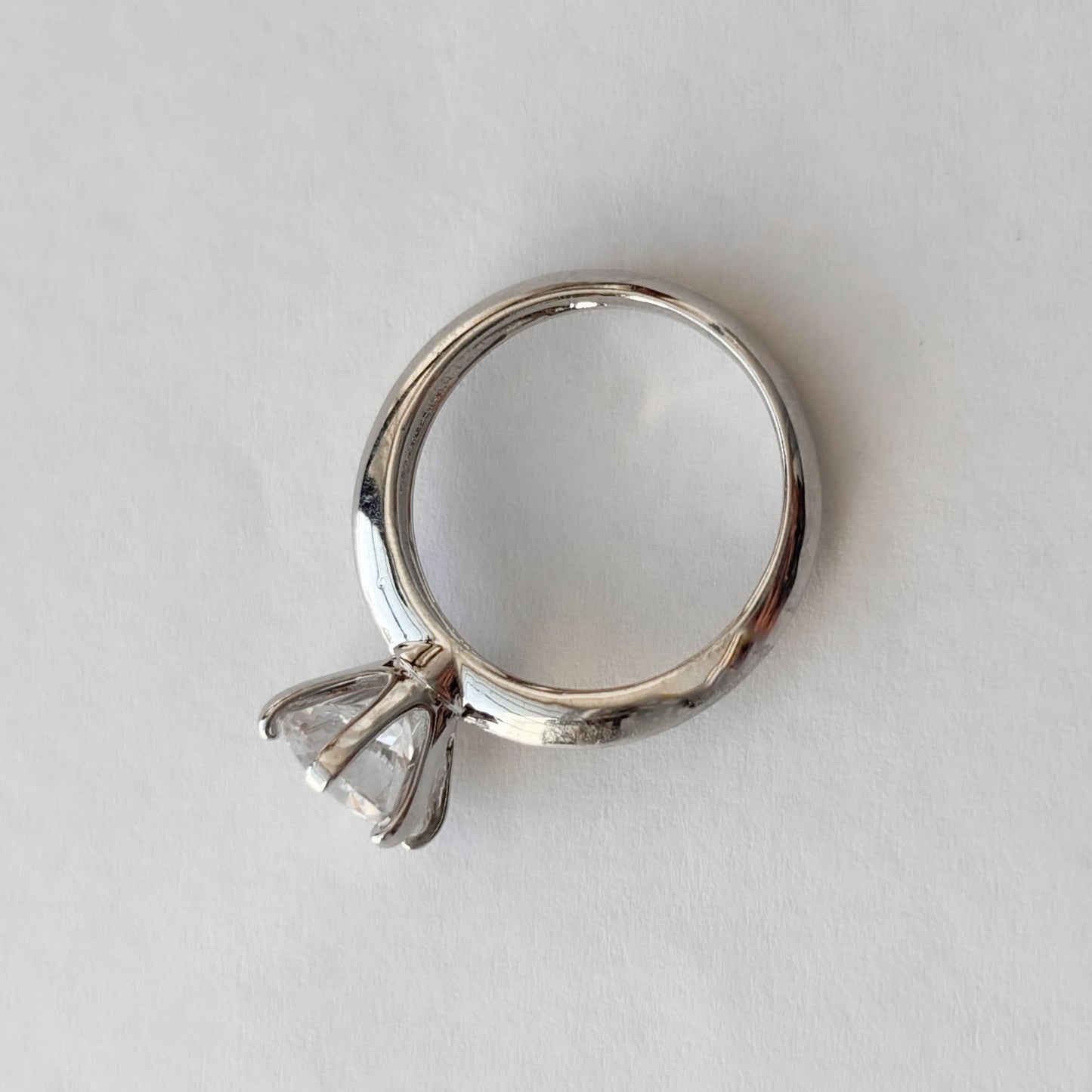 Anillo tipo compromiso plateado zirconia chapa de oro