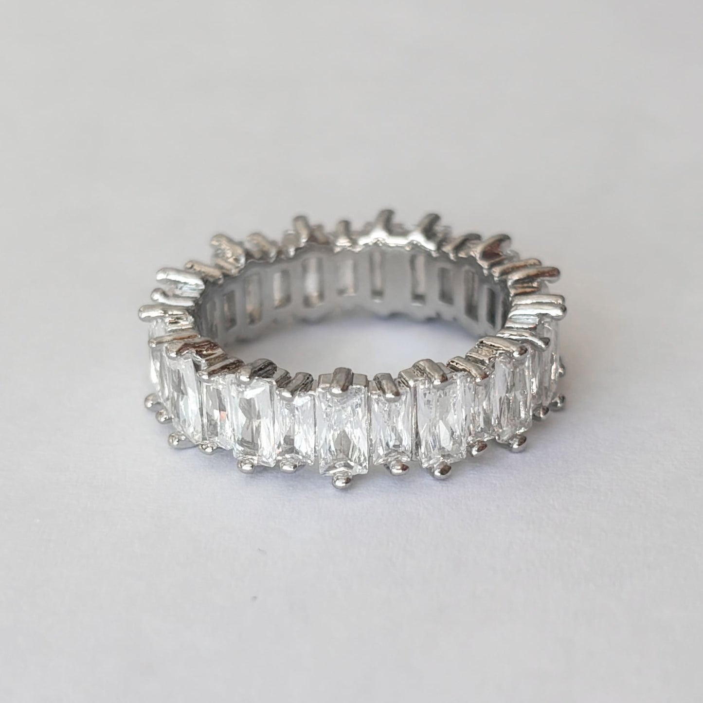 Anillo churumbela plateada baguettes desiguales chapa de oro