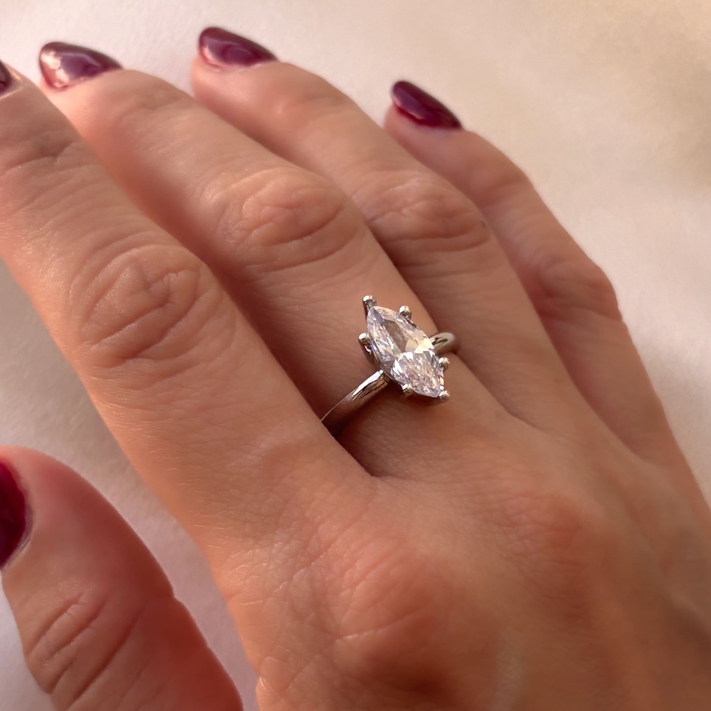 Anillo plateado zirconia marquesa