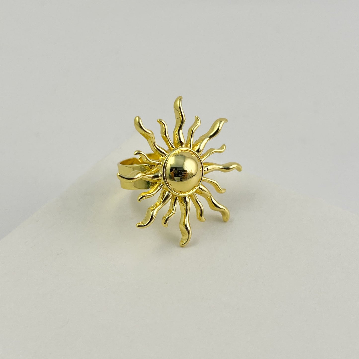 Anillo sol chapa de oro ajustable