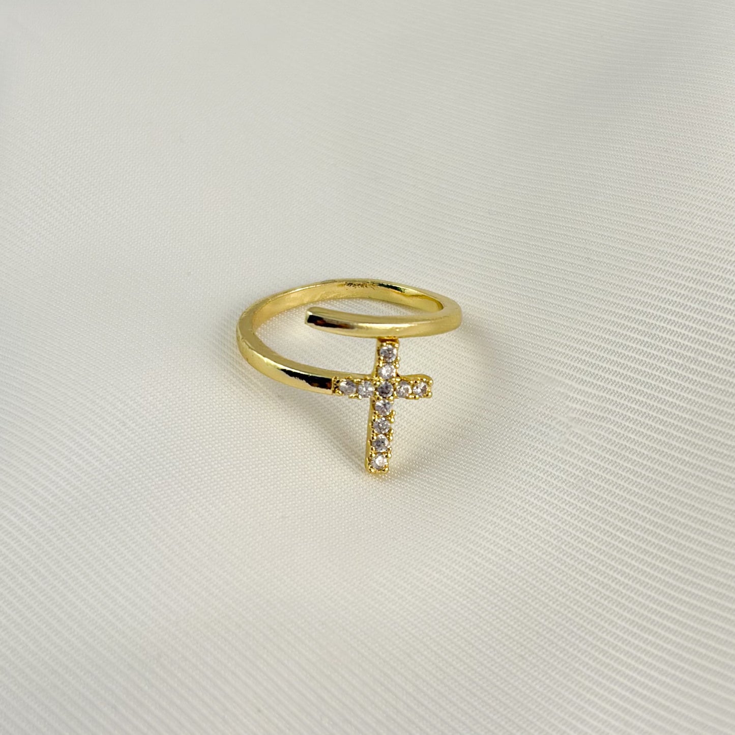 Anillo cruz zirconias curva chapa de oro ajustable
