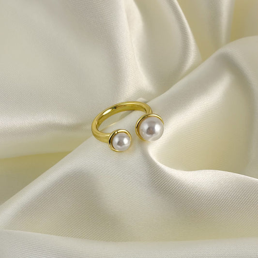 Anillo chapa de oro dos perlas ajustable