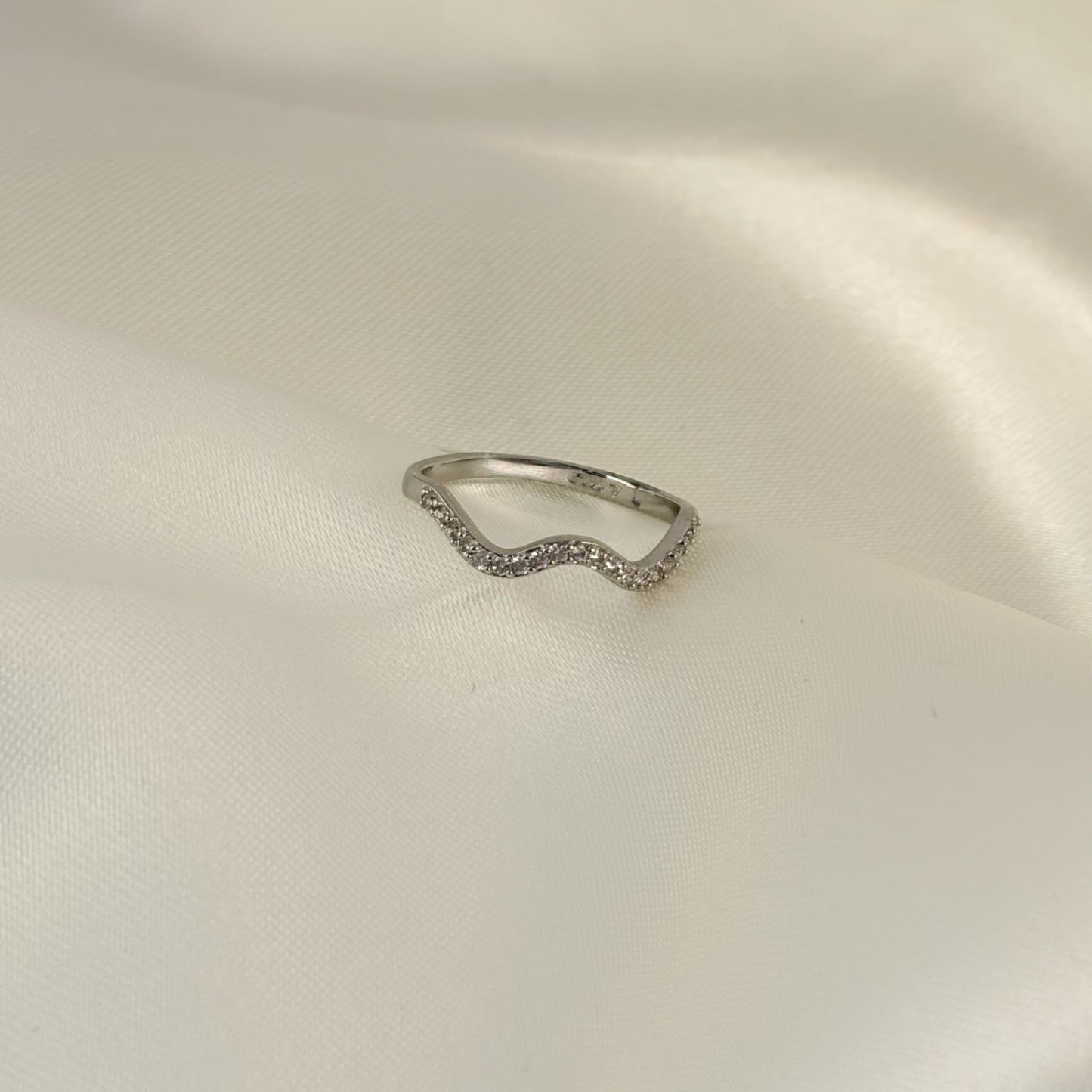 Anillo plateado ondas zirconias chapa de oro #7