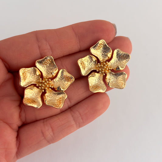 Aretes flor rehilete chapa de oro