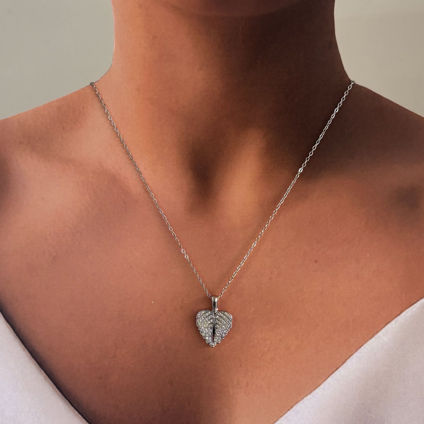 Collar dije corazón con alas de ángel para grabar cadena de acero inoxidable