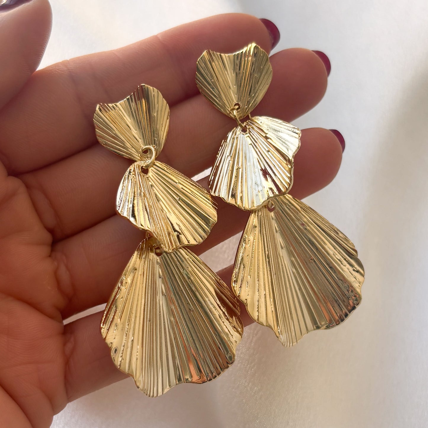 Aretes largos escamas chapa de oro