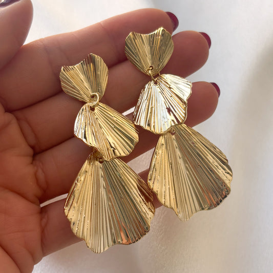 Aretes largos escamas chapa de oro