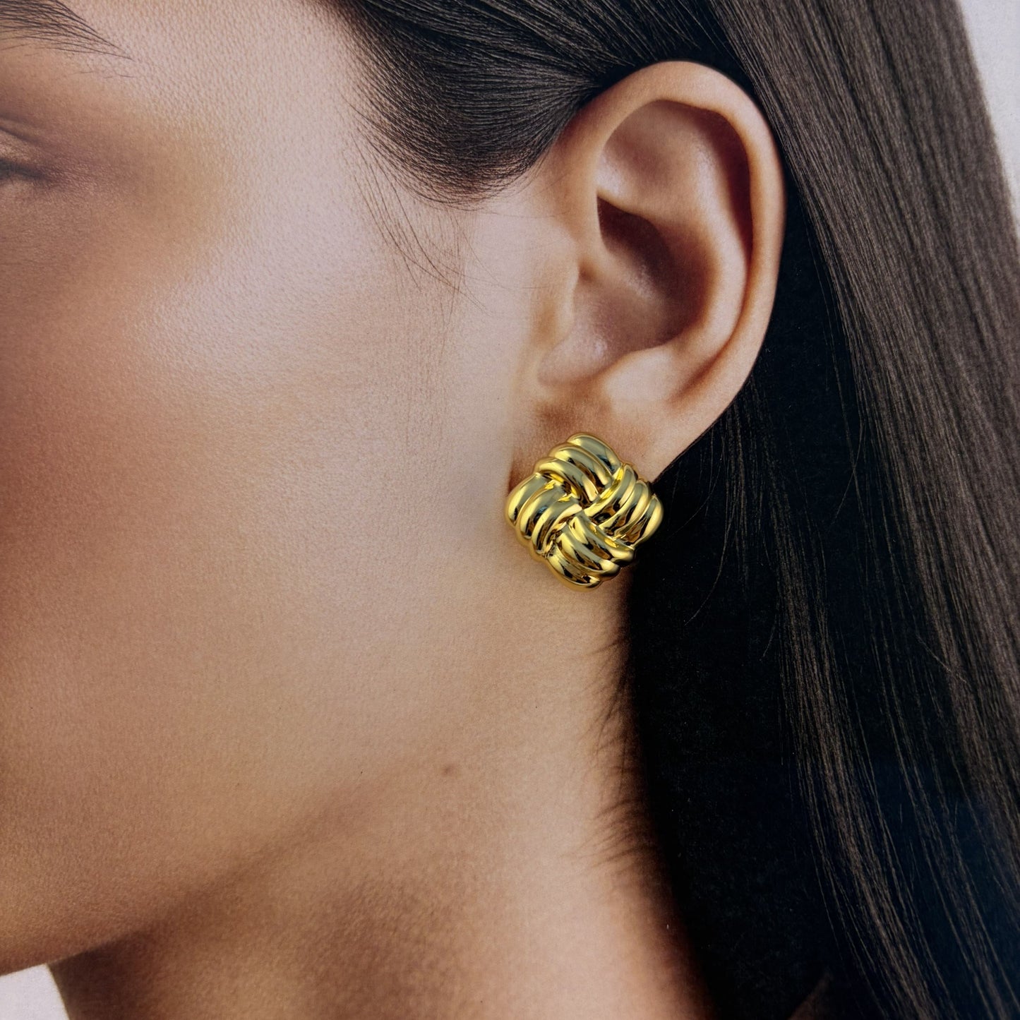 Aretes pegados cojín chapa de oro