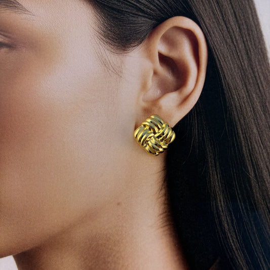 Aretes pegados cojín chapa de oro
