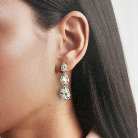 Aretes plateados largos zirconias 3 gotas chapa de oro