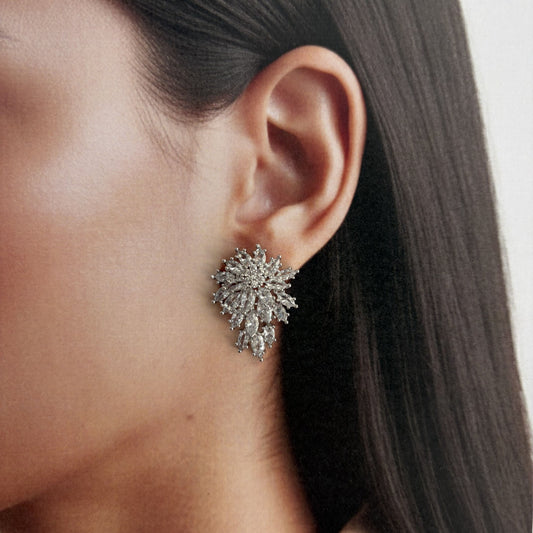 Aretes pegados plateados racimo zirconias chapa de oro
