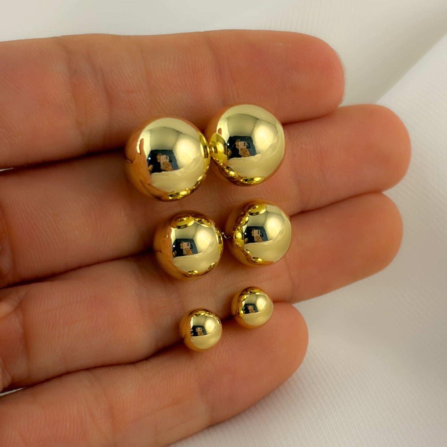 Aretes chapa de oro bola lisa diferentes tamaños