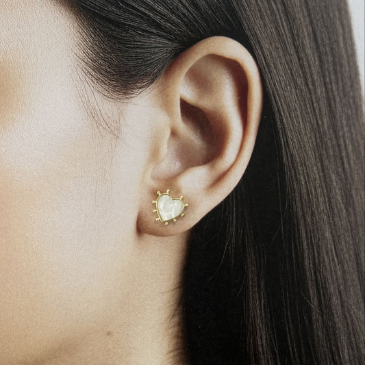 Broqueles corazón madre perla puntos chapa de oro