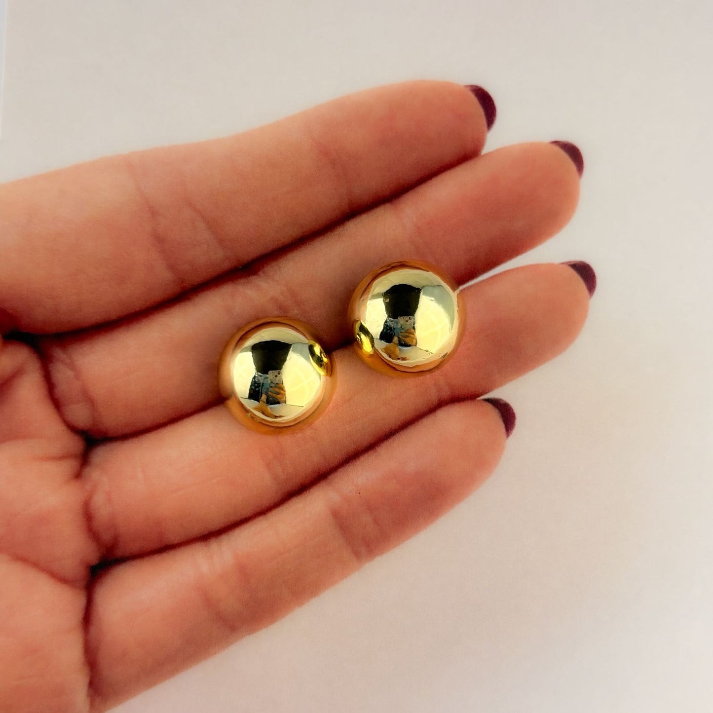 Arete pegado media bola chapa de oro