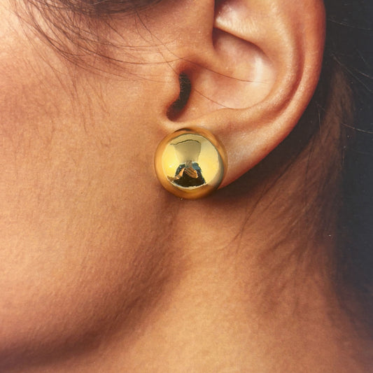 Arete pegado media bola chapa de oro