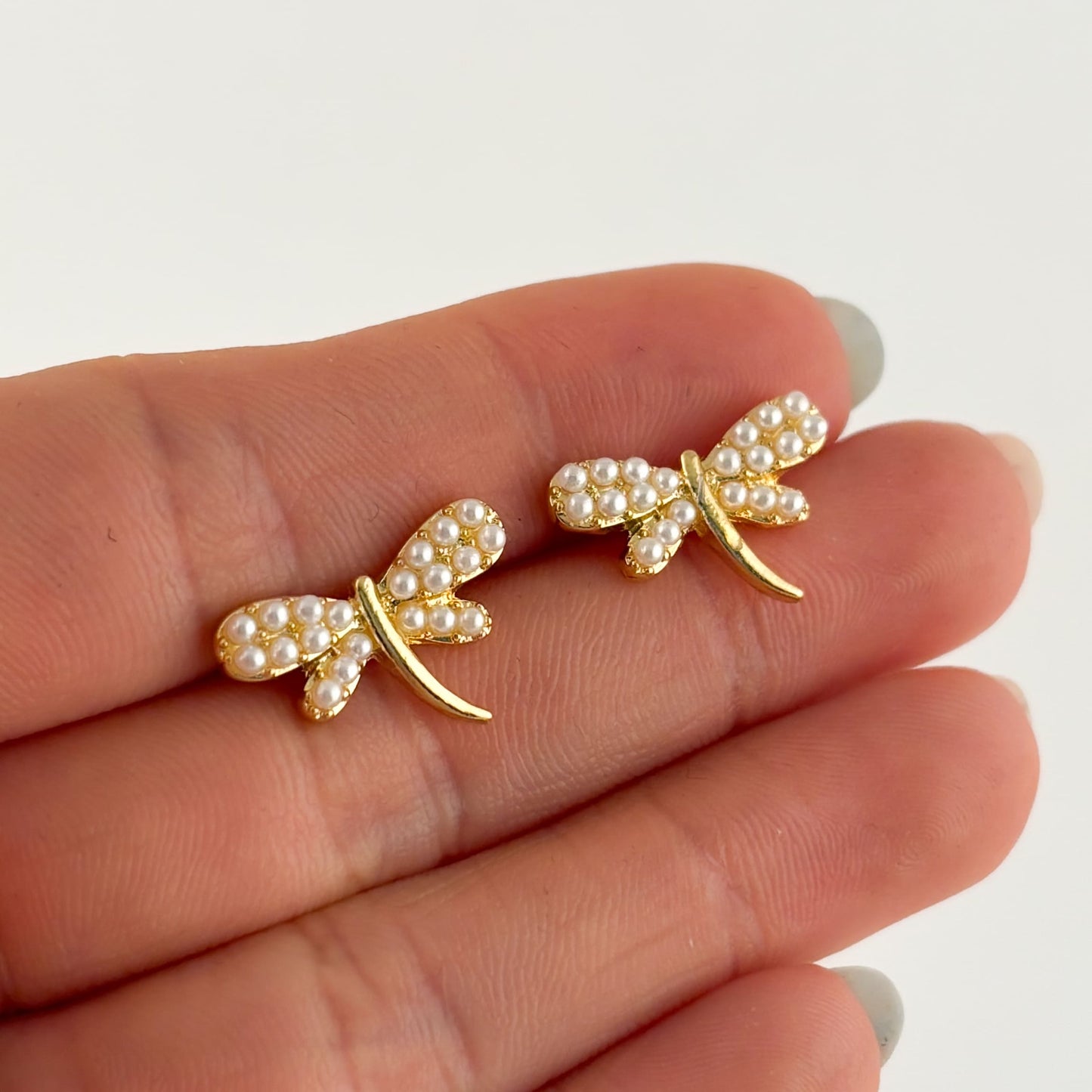 Broqueles micro perla libélula chapa de oro