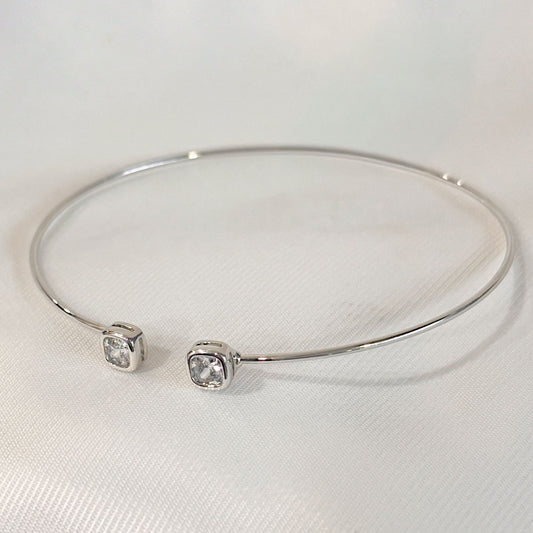 Brazalete plateado delgado puntas de zirconia chapa de oro