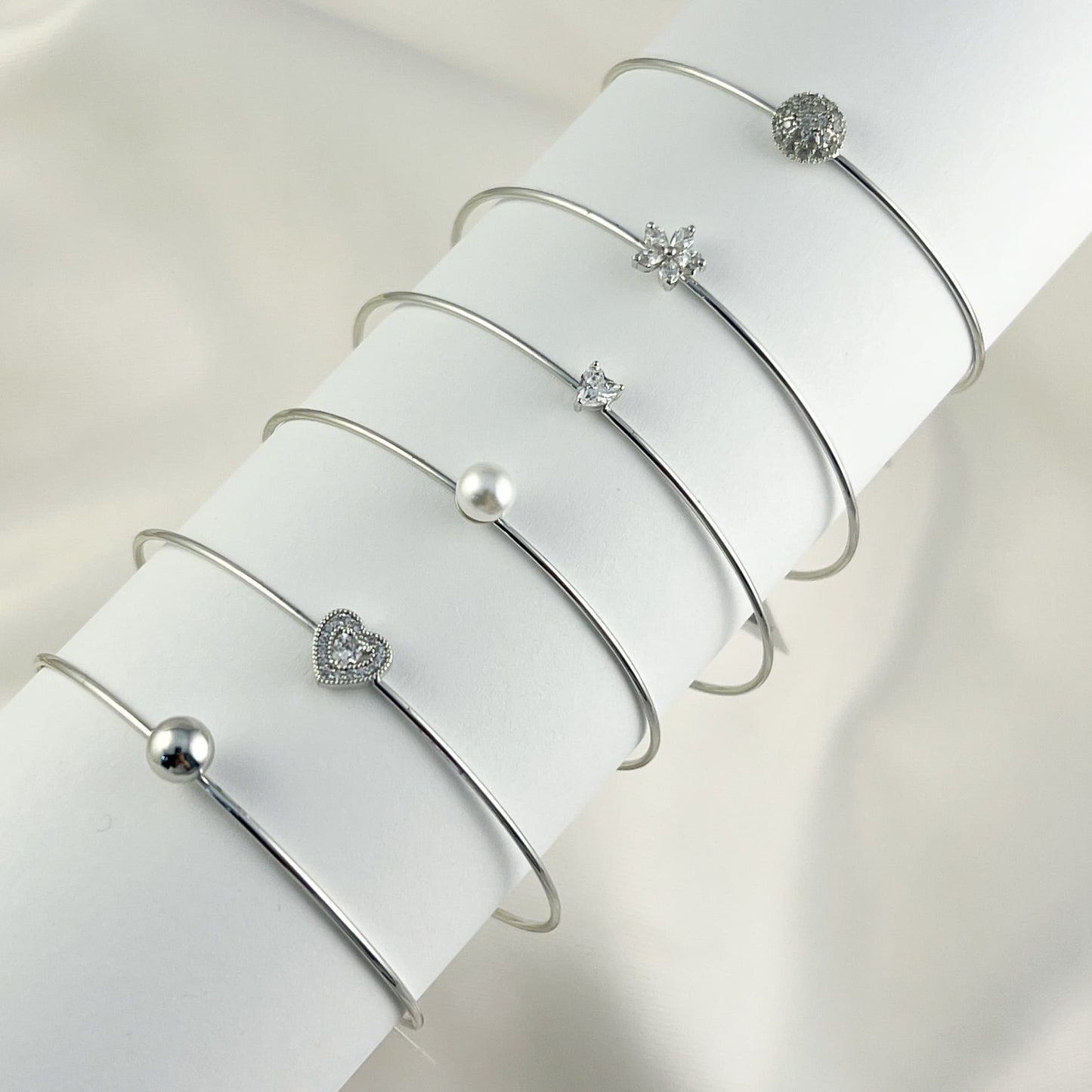 Brazalete delgado plateado chapa de oro