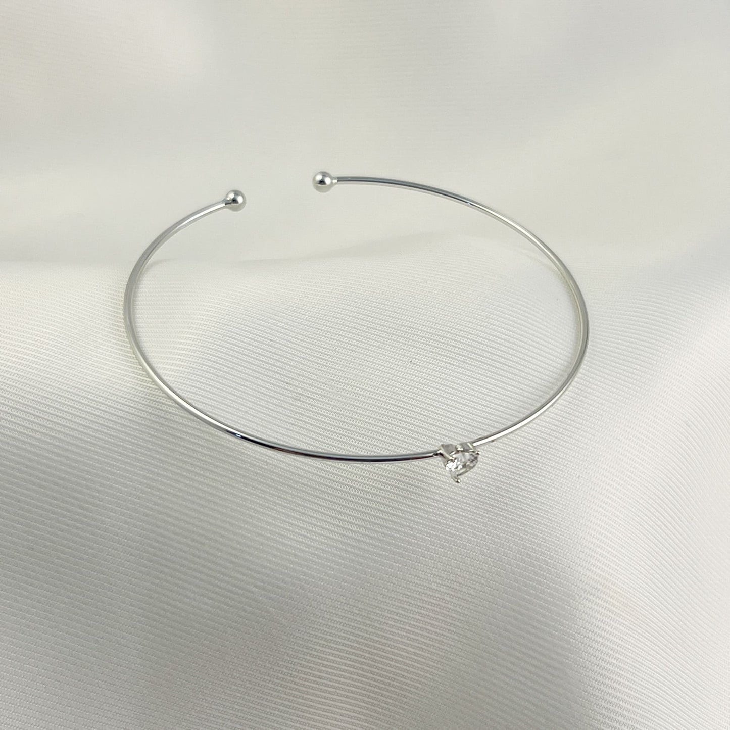 Brazalete delgado plateado chapa de oro