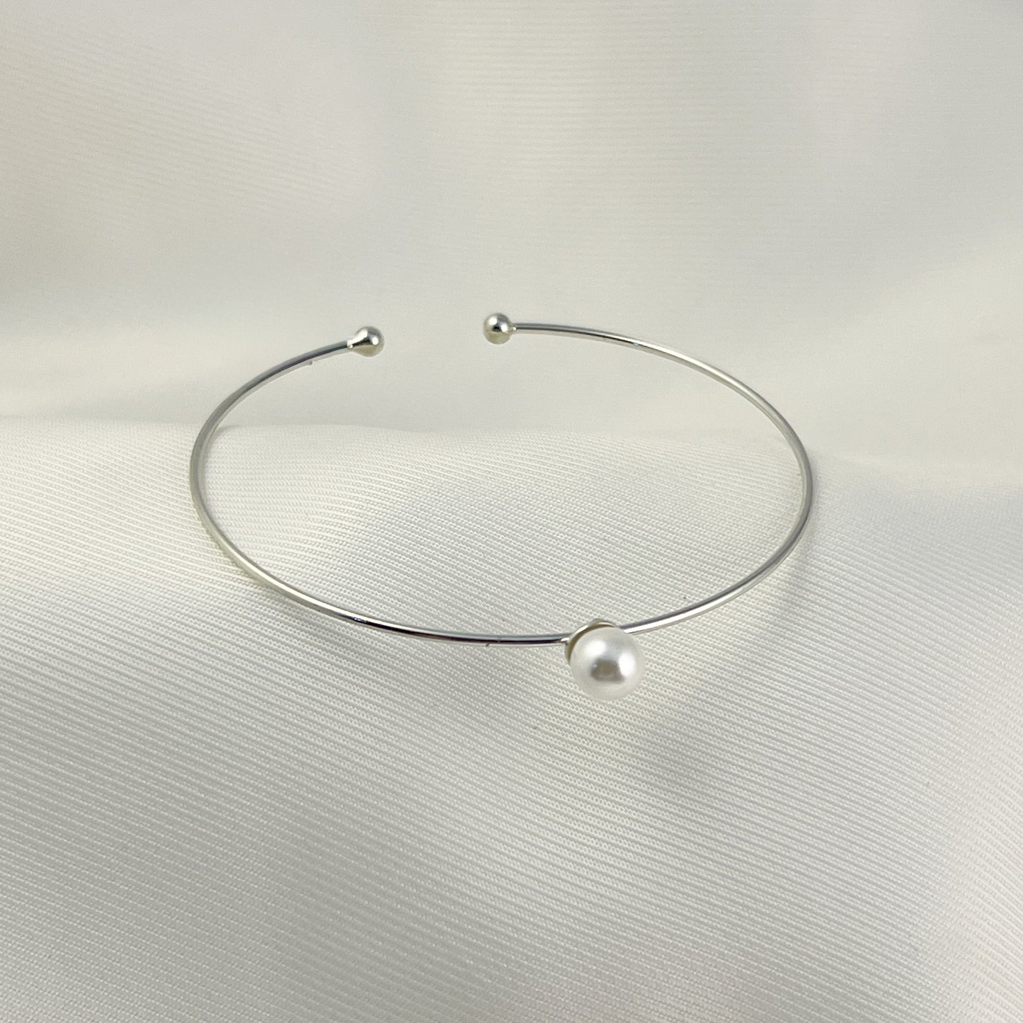Brazalete delgado plateado chapa de oro