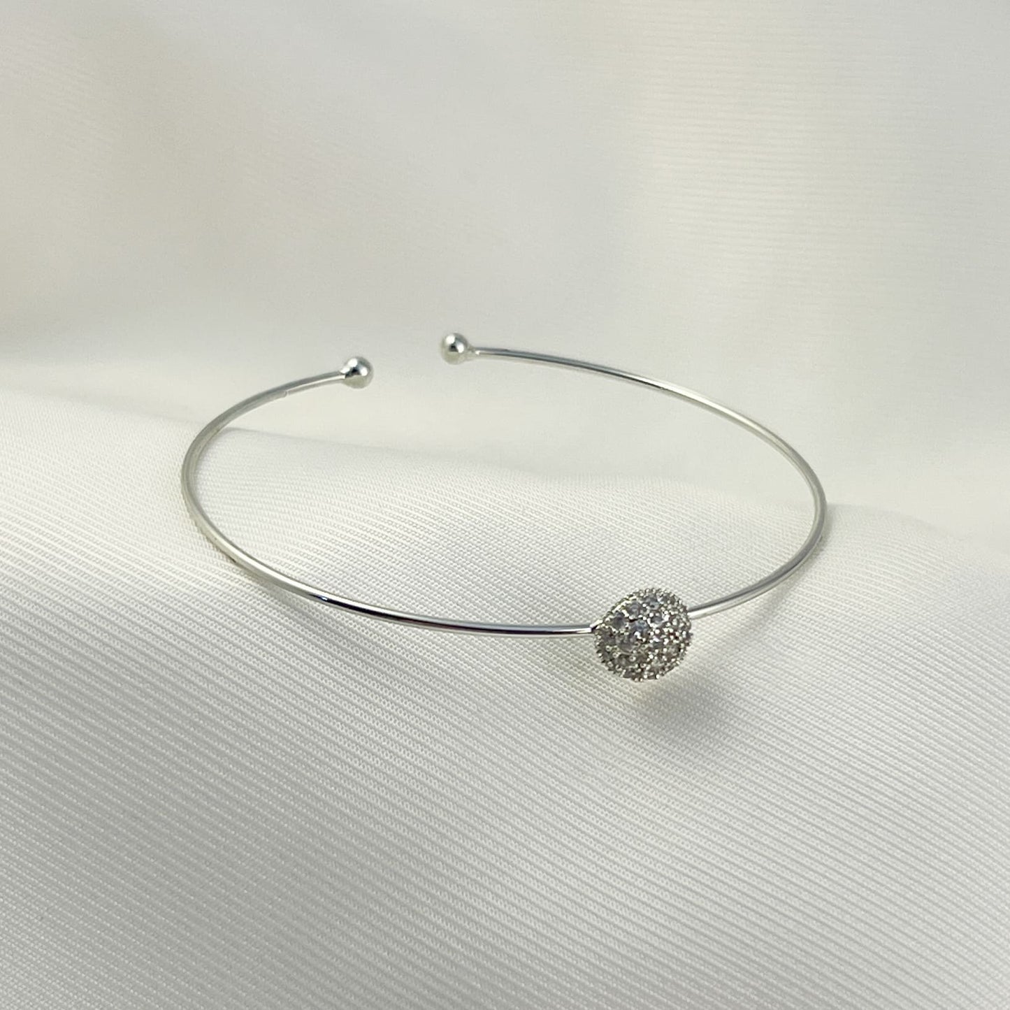 Brazalete delgado plateado chapa de oro