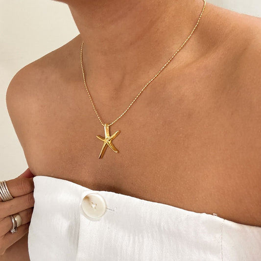 Collar estrella de mar delgada chapa de oro