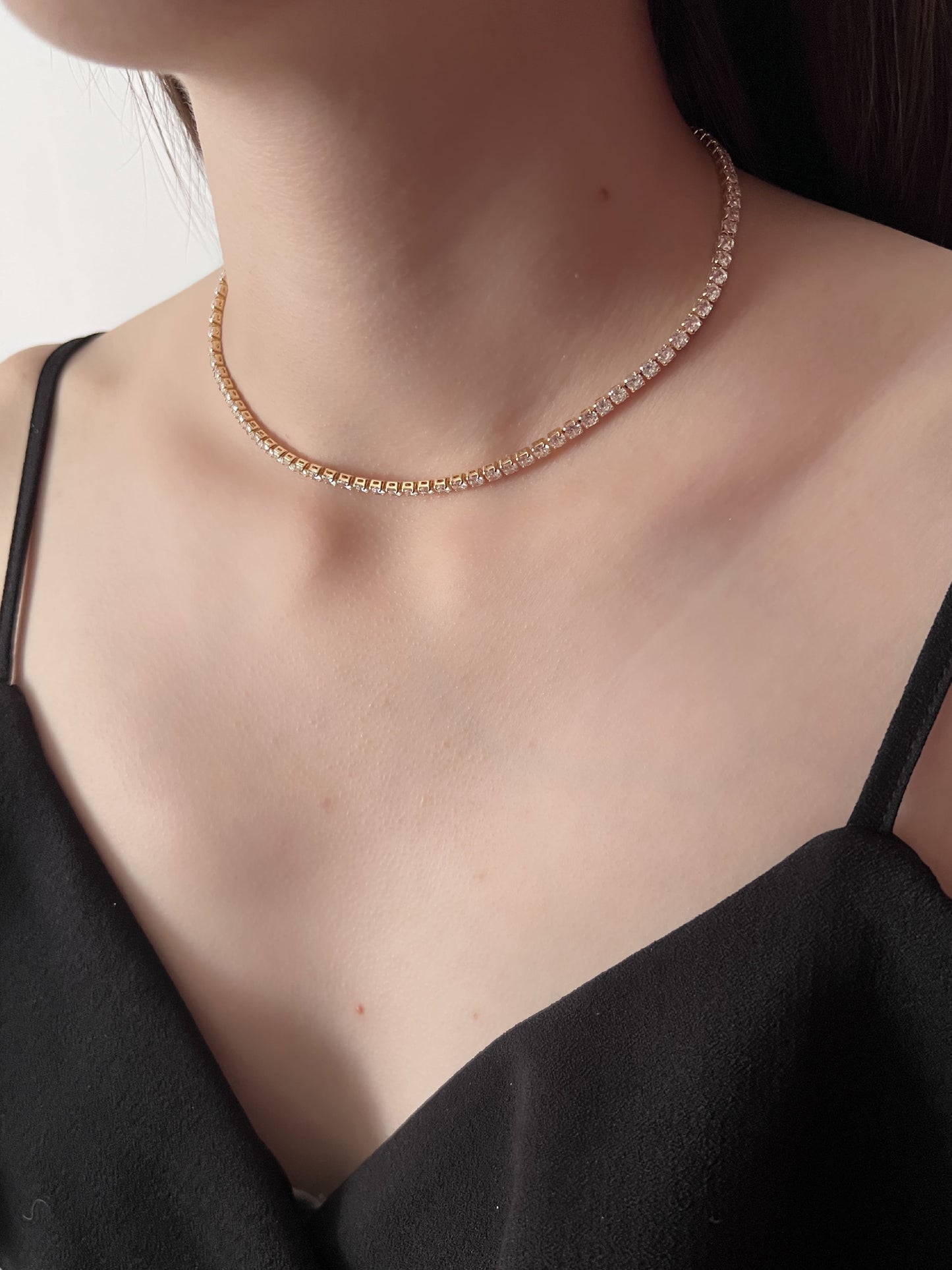 Gargantilla choker tennis fila de cristales chapa de oro