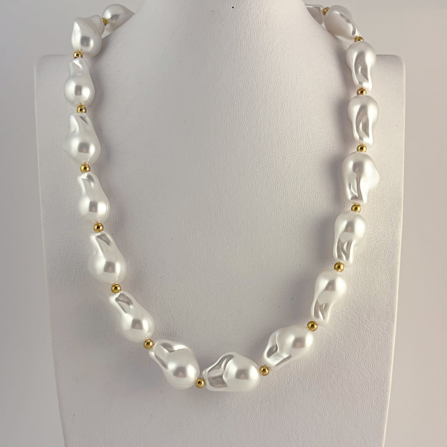 Collar perlas barrocas sintéticas chapa de oro