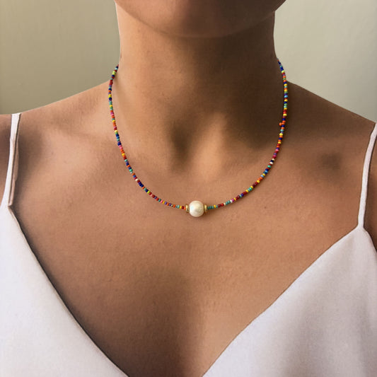 Gargantilla chapa de oro perla chaquira colores